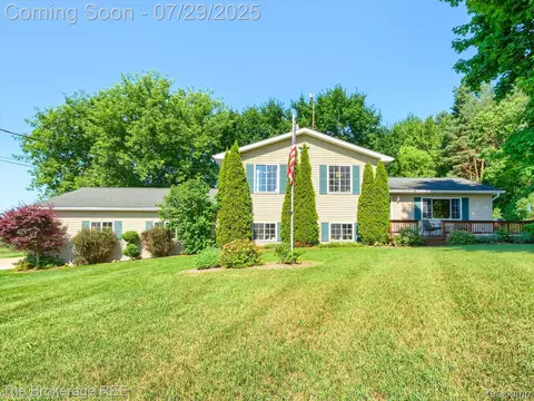 5725 Fostoria Rd, Marathon, MI 48421