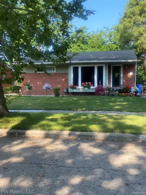 724 Clair St, Inkster, MI 48141