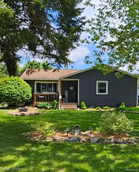 6620 Jefferson Rd, North Branch, MI 48461