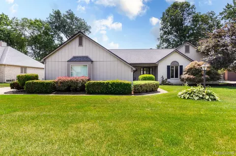 12478 Watkins Dr, Shelby Township, MI 48315