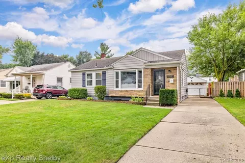 24030 Sherman St, Oak Park, MI 48237