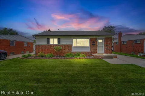 13776 Leroy St, Southgate, MI 48195