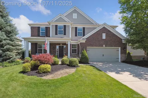 24522 Padstone Dr, South Lyon, MI 48178