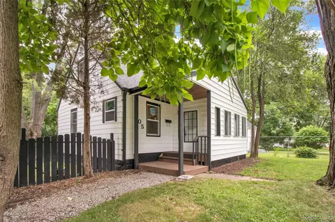 205 E Potter Ave, Lansing, MI 48910