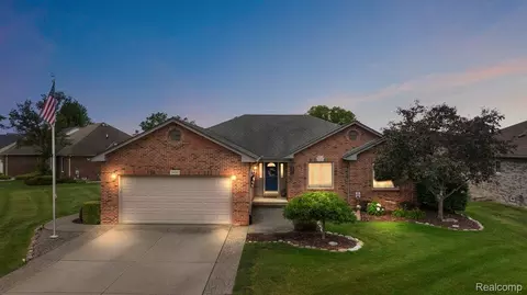 54561 Laurel Dr, Macomb, MI 48042