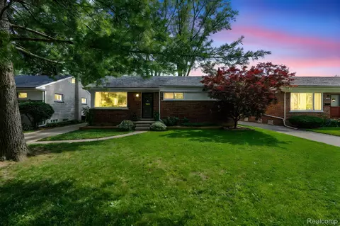 23316 Brookdale Blvd, Saint Clair Shores, MI 48082