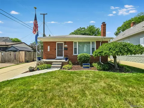 144 1st St, Wyandotte, MI 48192