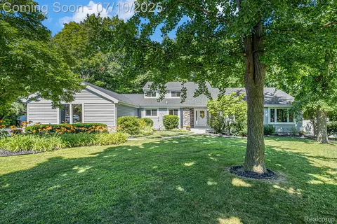 1265 Mill Creek Rd, Flint, MI 48532