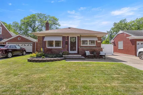 8960 Niver Ave, Allen Park, MI 48101