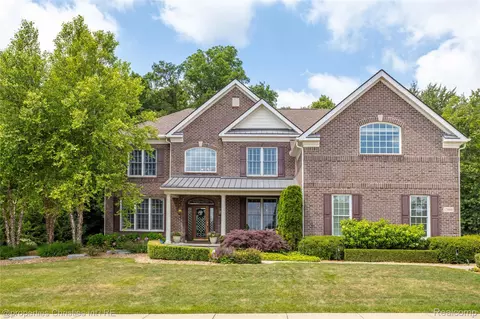 17685 Briar Ridge Ln, Northville, MI 48168