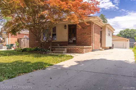 1432 N Custer Ave, Clawson, MI 48017