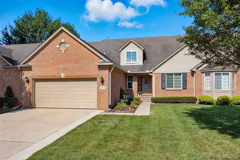52221 Giuliano Ln, Macomb, MI 48042