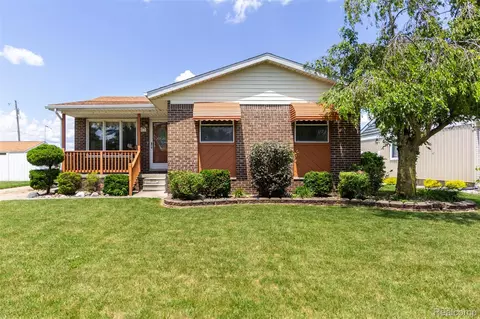 5513 Leann Ct, Newport, MI 48166
