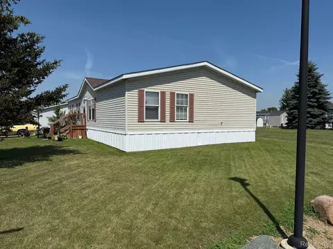 83 Ashley Cir, Swartz Creek, MI 48473