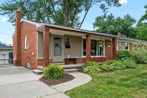 29811 Lamar Ln, Livonia, MI 48152