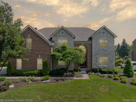 45922 Riviera Dr, Northville, MI 48168