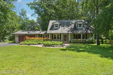 5910 Hillsboro Rd, Springfield, MI 48350