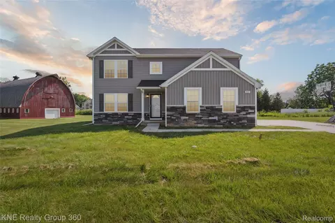 7057 Primrose Ln, Grand Blanc, MI 48439