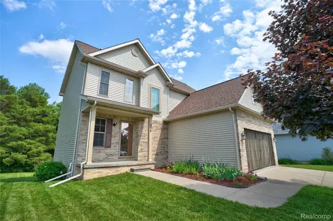 838 Star Dr, Davison, MI 48423
