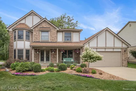 24919 Portsmouth Ave, Novi, MI 48374