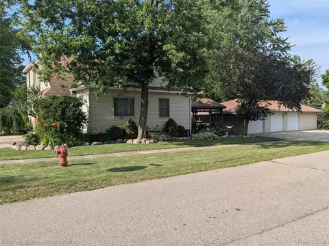 3237 Rogers St, Marlette, MI 48453