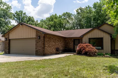 3580 Hazelton Ave, Rochester Hills, MI 48307