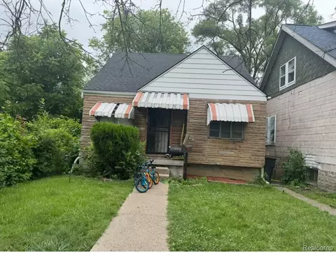 17922 Arlington St, Hamtramck, MI 48212