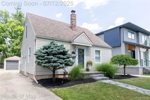 1943 Hazel St, Birmingham, MI 48009