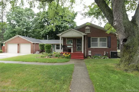 41079 E Ann Arbor Trl, Plymouth, MI 48170