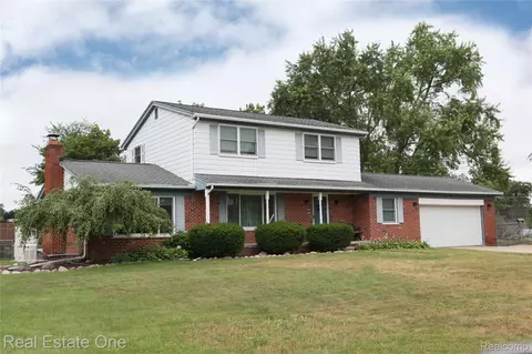 53347 Mark Dr, Shelby Township, MI 48316