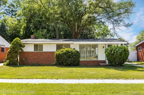 2931 N Main St, Royal Oak, MI 48073