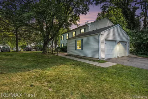 38683 Bayside Ct #118, Clinton Township, MI 48038