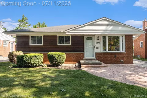 25020 Hanover St, Dearborn Heights, MI 48125