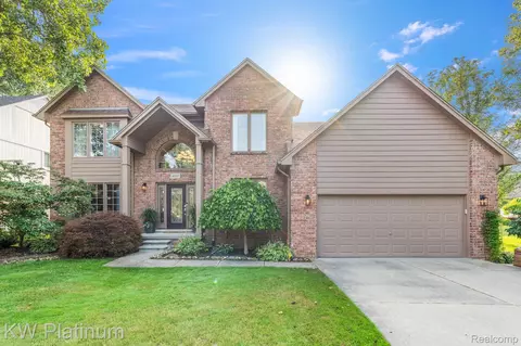 4317 Vassar Dr, Troy, MI 48085