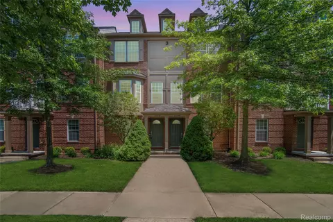 28006 Declaration Rd #11, Novi, MI 48377