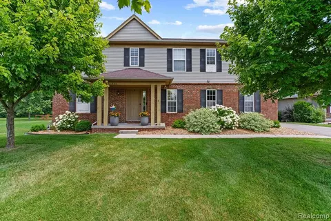 8183 Loon Ln, Grand Blanc, MI 48439