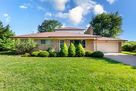8345 E 14 Mile Rd, Sterling Heights, MI 48312