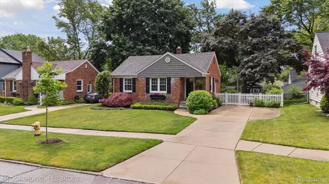 2351 Earlmont Rd, Berkley, MI 48072