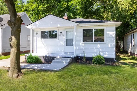 19493 Negaunee, Redford, MI 48240