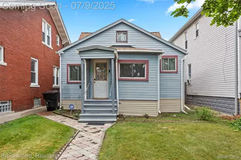 3831 Casmere St, Hamtramck, MI 48212