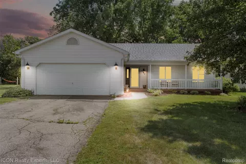 2584 Onagon Trl, Waterford, MI 48328