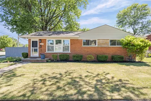 4828 Buchanan Ave, Warren, MI 48092