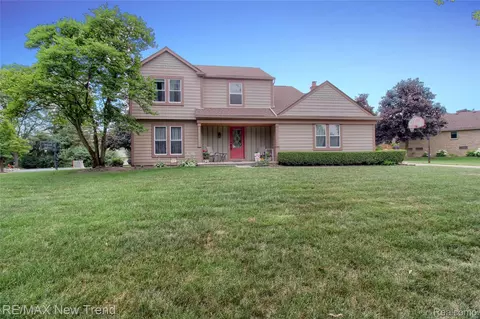 21905 Roxbury Dr, Novi, MI 48374
