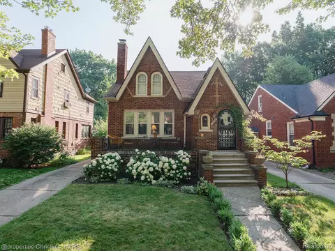 4858 Yorkshire Rd, Detroit, MI 48224