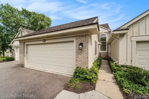 7369 Danbury Dr, West Bloomfield, MI 48322