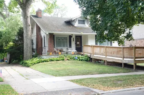 341 W Oakridge St W, Ferndale, MI 48220