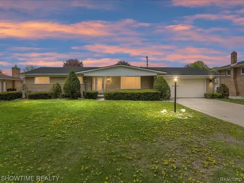 37305 Maas Dr, Sterling Heights, MI 48312