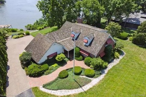 47765 Denton Rd, Van Buren, MI 48111