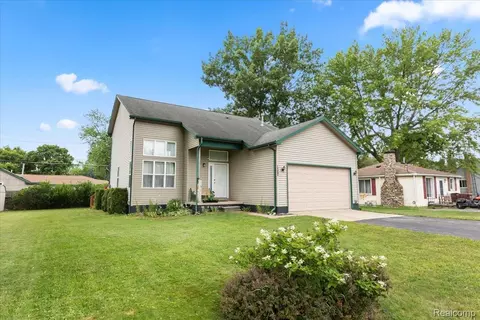3070 10th St, Monroe, MI 48162