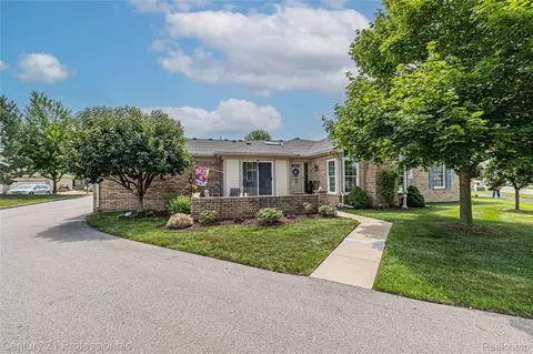50323 Highpoint Ct, Macomb, MI 48044